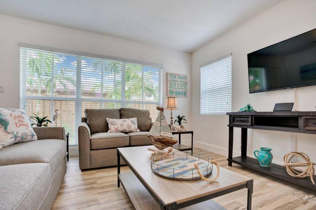 Full Beach Chalet One Block From The Beach Pompano Beach Exterior photo